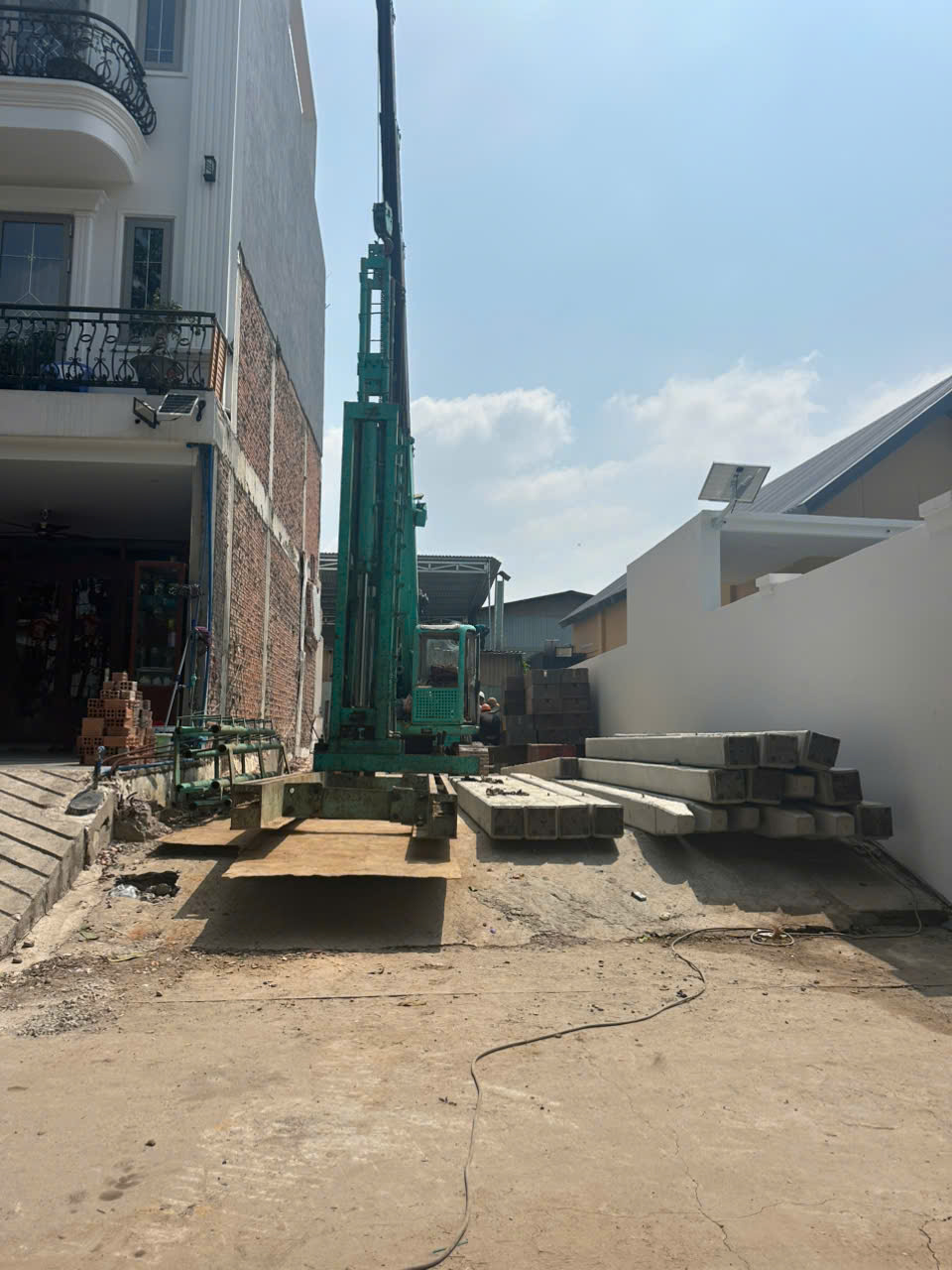 Ép Cọc Tải Sắt Nhà Phố