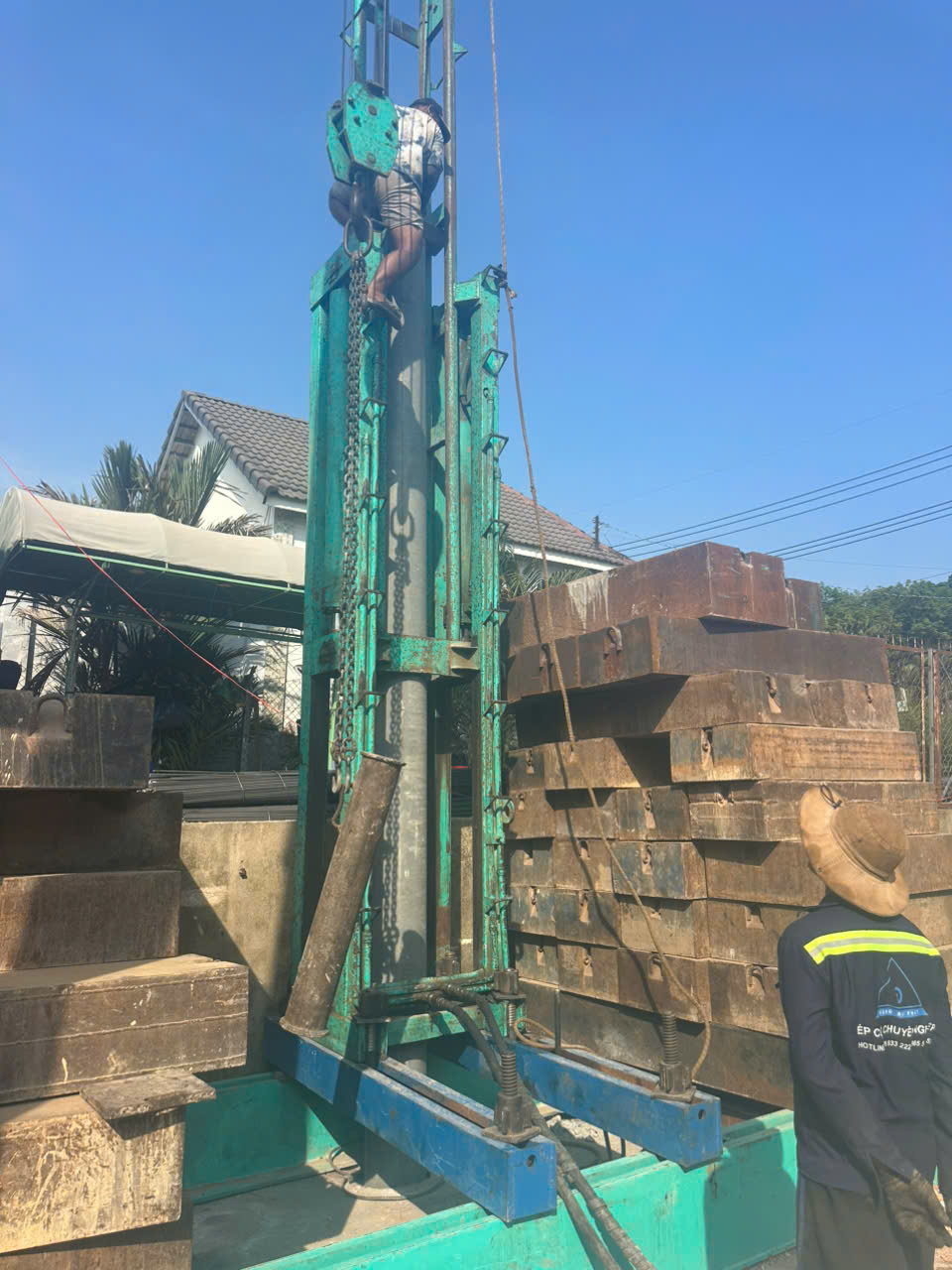 Ép Cọc Tải Thép Nhà Phố